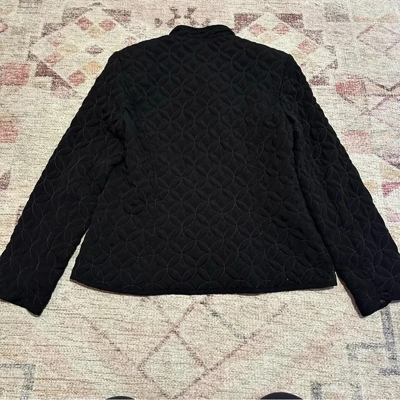 Black quilted button-up light weight  jacket size small - Picture 6 of 9